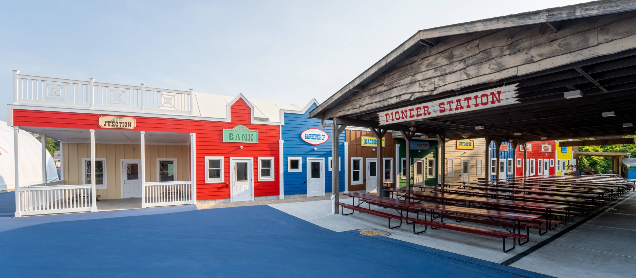 Small buildings of Pioneer Station